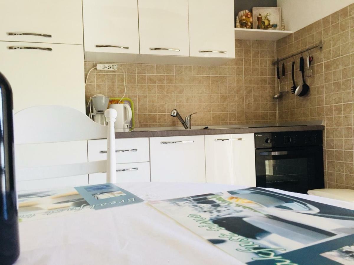 Apartment Josipa Premantura Bagian luar foto
